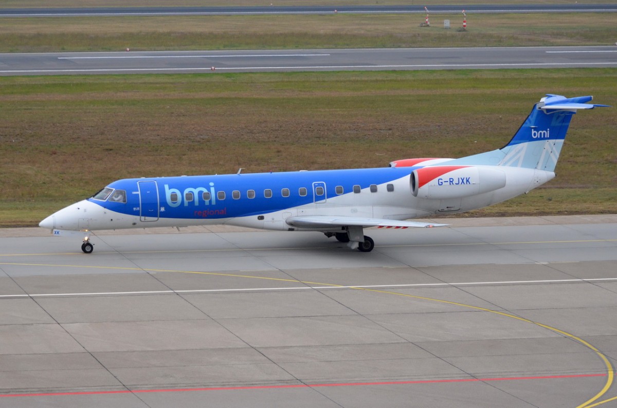 G-RJXK bmi Regional Embraer ERJ-135er   zum Gate in Tegel am 12.09.2014