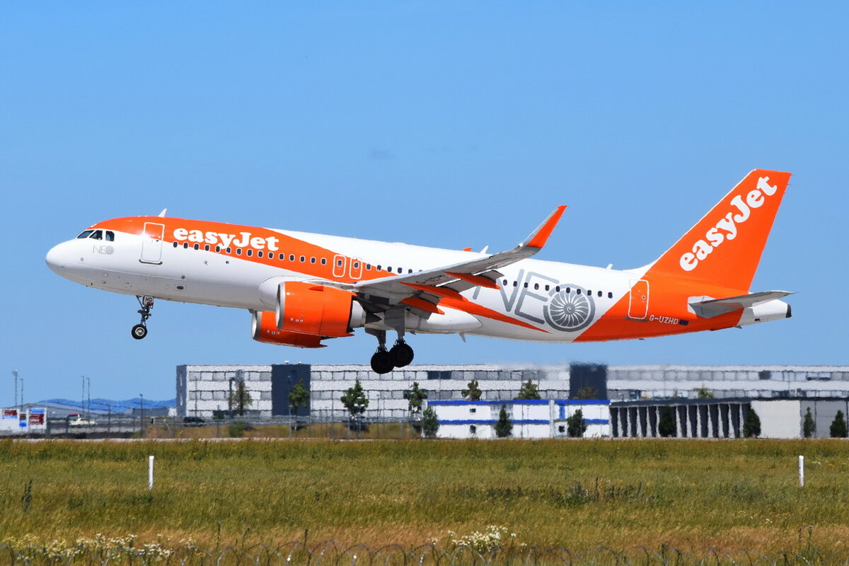 G-UZHD , easyJet , Airbus A320-251N , 21.06.2022 , Berlin-Brandenburg  Willy Brandt  , BER , 