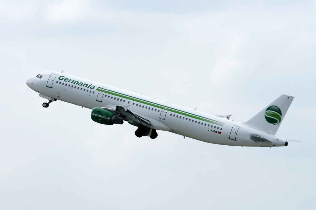 Germania Airbus A321-211 D-ASTW EDDL-DUS, 14.06.2015