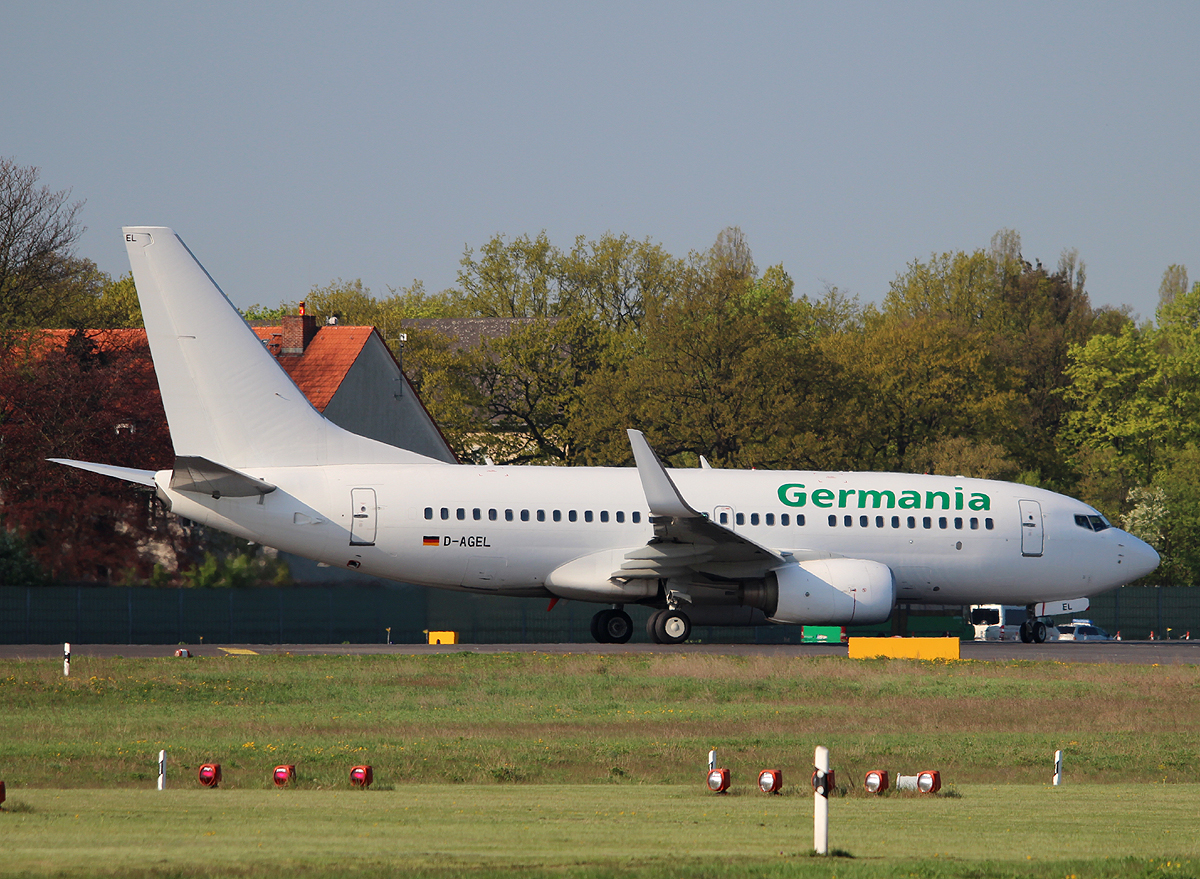Germania B 737-75B D-AGEL kurz vor dem Start in Berlin-Tegel am 05.05.2013