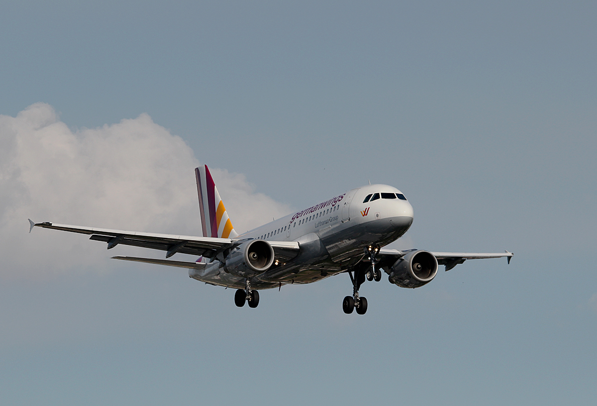 Germanwings A 319-112 D-AKNF bei der Landung in Berlin-Tegel am 09.05.2014