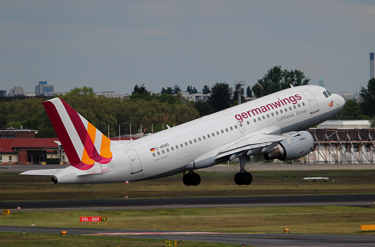 Germanwings A 319-112 D-AKNG beim Start in Berlin-Tegel am 27.04.2014