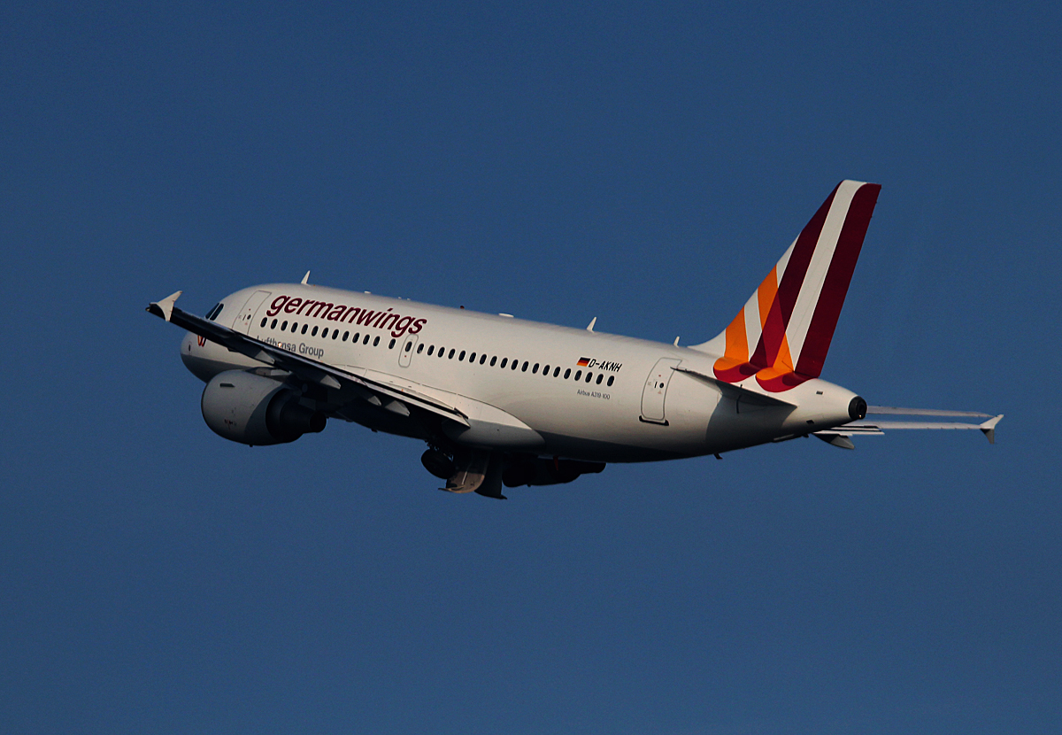 Germanwings A 319-112 D-AKNH beim Start in Berlin-Tegel am 10.03.2015