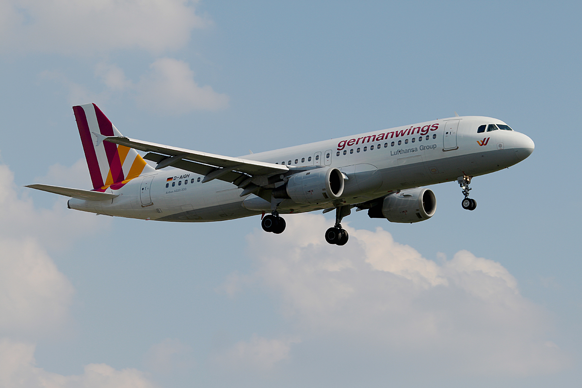 Germanwings A 320-211 D-AIQH bei der Landung in Berlin-Tegel am 08.08.2014