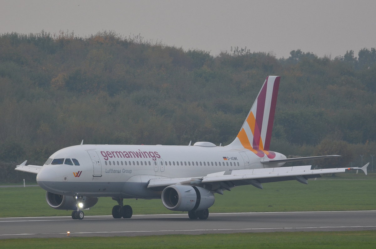 Germanwings Airbus A319-100 D-AGWK nach der Landung auf dem Airport Hamburg Helmut Schmidt aufgenommen am 19.10.17