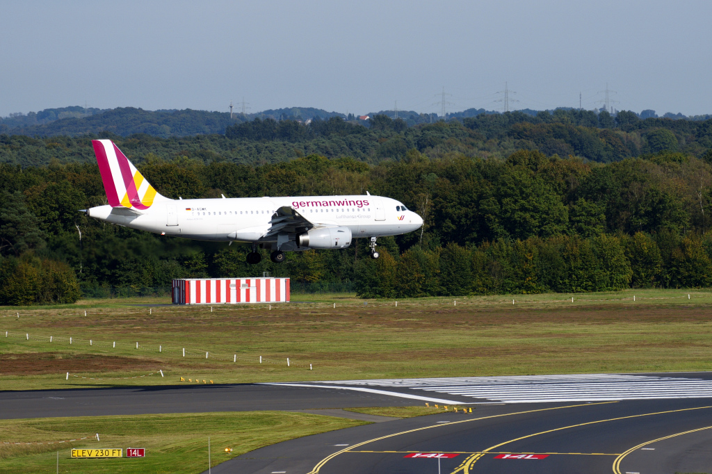 Germanwings, Airbus A319-132 D-AGWK auf dem Vorfeld in EDDK-CGN, 28.09.2014
Hier mit neuer Lackierung.