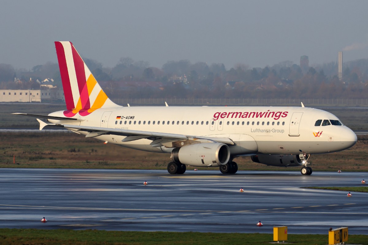 Germanwings D-AGWB rollt zum Start in Düsseldorf 26.12.2014