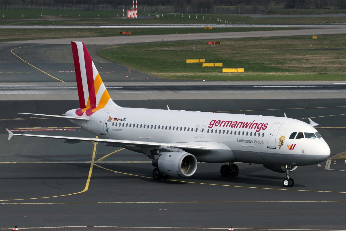 Germanwings, D-AIQD, Airbus, A 320-211 (Biene Maja-Sticker ~ neue GW-Lkrg.), 03.04.2015, DUS-EDDL, Düsseldorf, Germany