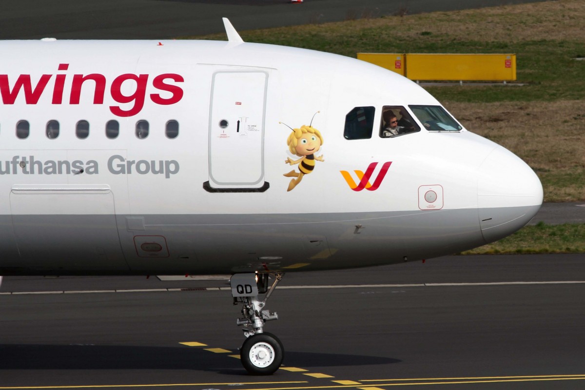 Germanwings, D-AIQD, Airbus, A 320-211 (Bug/Nose ~ Biene Maja-Sticker ~ neue GW-Lkrg.), 03.04.2015, DUS-EDDL, Düsseldorf, Germany