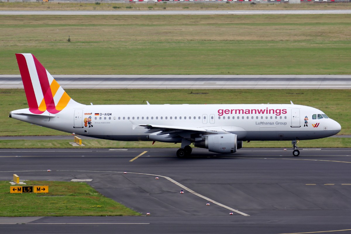 Germanwings D-AIQM mit Wickie Stickern rollt zum Start in Düsseldorf 5.7.2014
