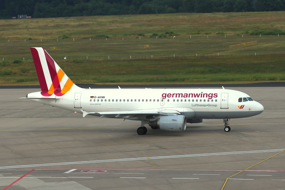 Germanwings,D-AKNN, Airbus A319-112, rollt in Köln-Bonn (CGN/EDDK) zum Start nach Berlin-Tegel (TXL). Aufnahmedatum: 24.07.2016