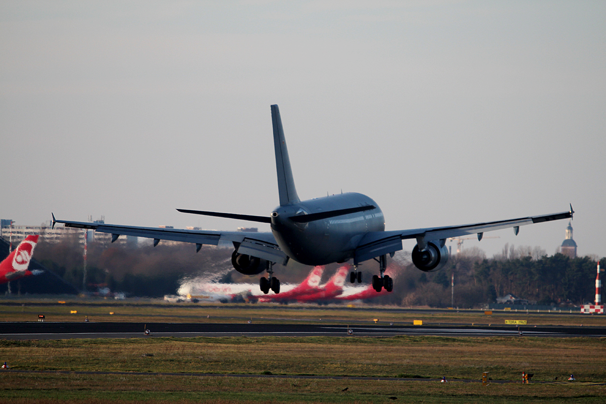 Germany Air Force A 310-304(ET) 10+23 bei der Landung in Berlin-Tegel am 06.12.2015