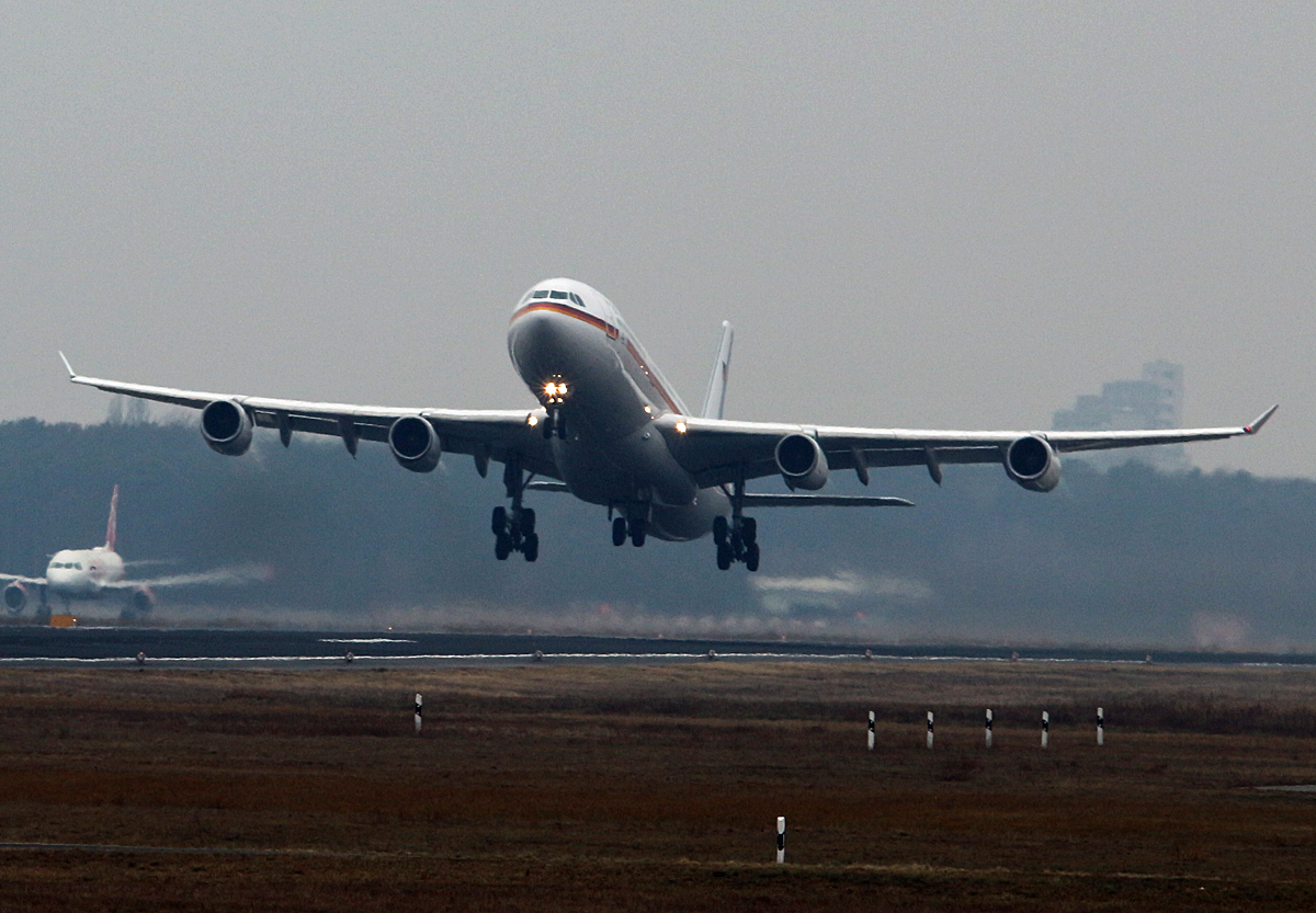 Germany Air force, Airbus A 340-313X, 16+02,  TXL, 08.02.2017