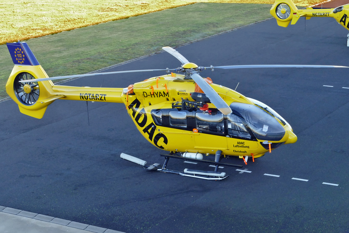 H 145, ADAC, D-HYAM am Abstellplatz vor der ADAC-Werft in EDKB - 16.01.2020