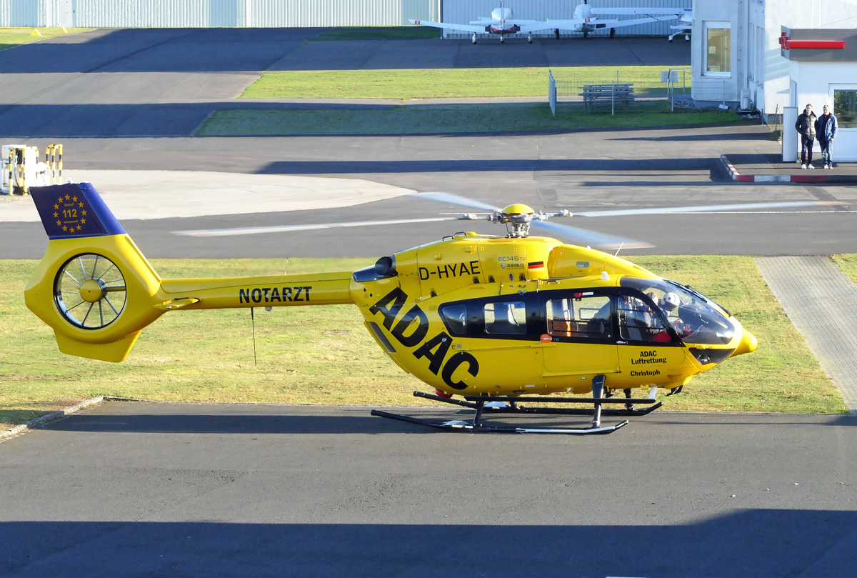 H 145T-2, ADAC, D-HYAE vor der ADAC-Werft in Bonn-Hangelar - 16.01.2020