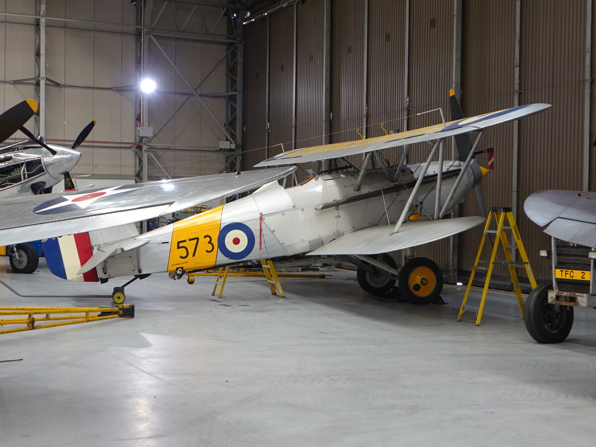 Hawker Nimrod, trägergestütztes, einsitziges Jagdflugzeug, 12-Zyl.-V-Motor Rolls-Royce Kestrel IIS; 477 PS, Kennung 573, Duxford Imperial War Museum (08.09.2023)