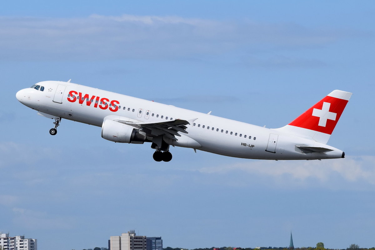 HB-IJP Swiss Airbus A320-214   gestartet am 04.05.2016 in Tegel