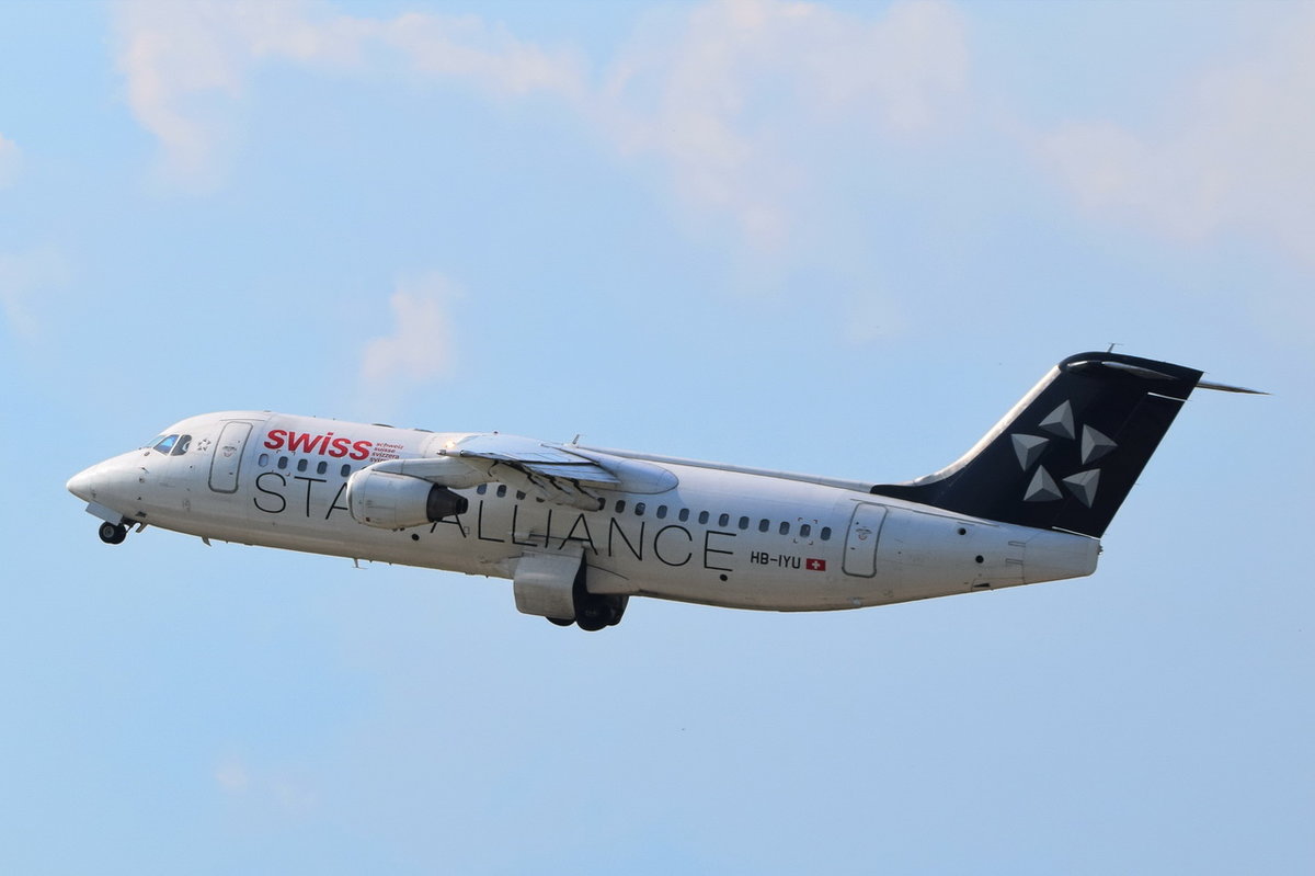HB-IYU Swiss British Aerospace Avro RJ100   , MUC , 21.06.2017