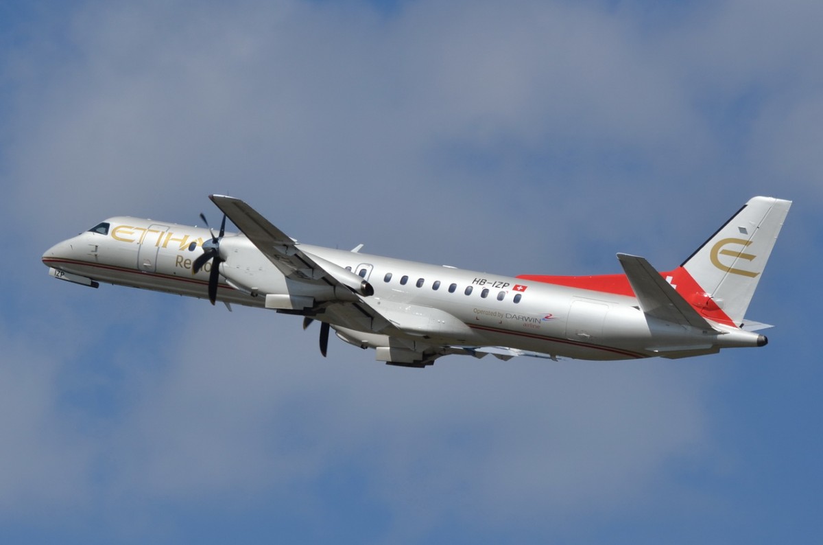HB-IZP Etihad Regional Saab 2000   gestartet am 29.04.2015 in Tegel