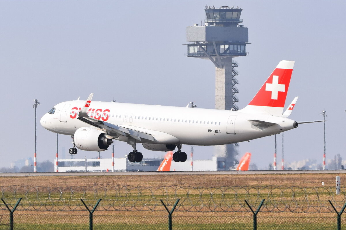 HB-JDA , Swiss , Airbus A320-271N ,  Berlin-Brandenburg  Willy Brandt  , BER , 25.03.2022 , 