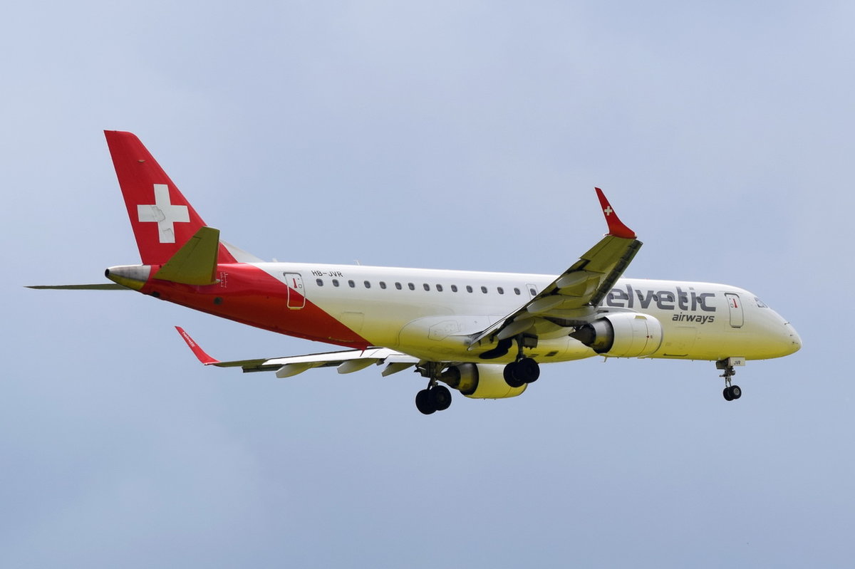 HB-JVR Helvetic Airways Embraer ERJ-190LR (ERJ-190-100 LR)   in München am 15.05.2016 gestartet