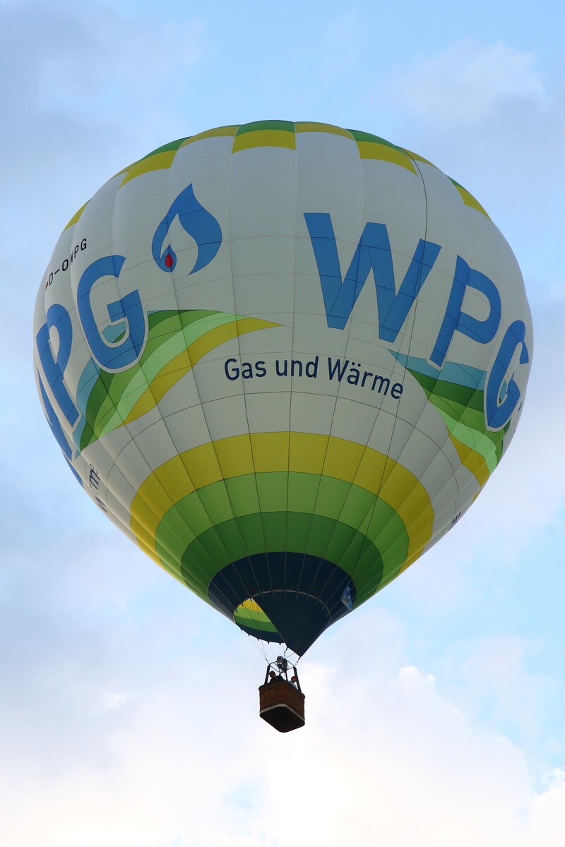 Heißluftballon, D-OWPG, Lindstrand Balloons 120A. Ballonfestival Rheinaue Bonn am 11.06.2022.