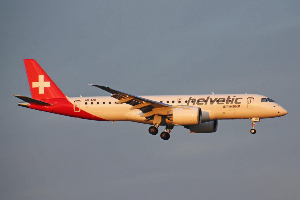 Helvetic Airways, HB-AZB, Embraer 190-E2, msn: 19020026, 12.Januar 2020, ZRH Zürich, Switzerland.