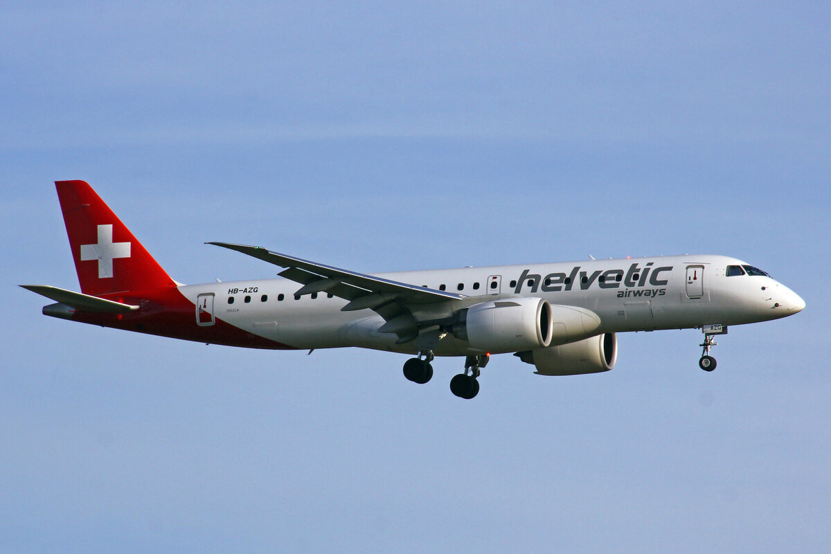 Helvetic Airways, HB-AZG, Embraer E190-E2, msn: 19020036, 01.Januar 2023, ZRH Zürich, Switzerland.