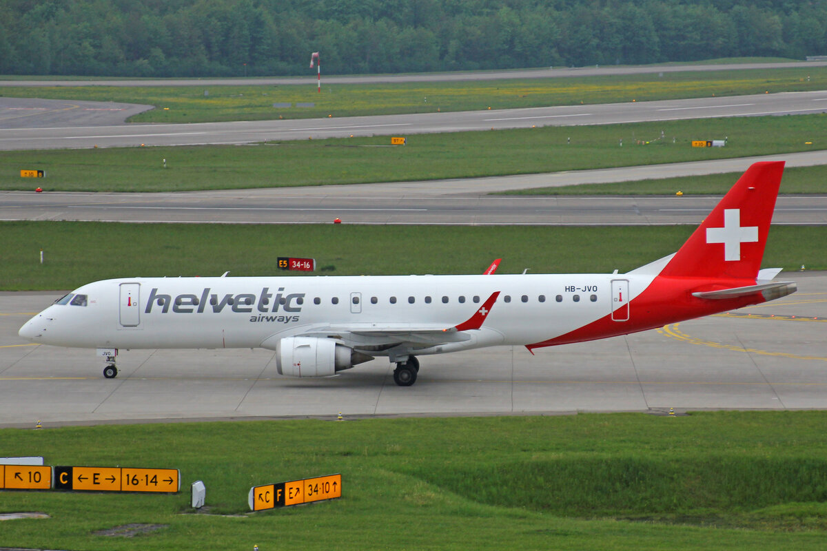 Helvetic Airways, HB-JVO, Embraer Emb-190LR, msn: 19000294, 01.Mai 2022, ZRH Zürich, Switzerland.