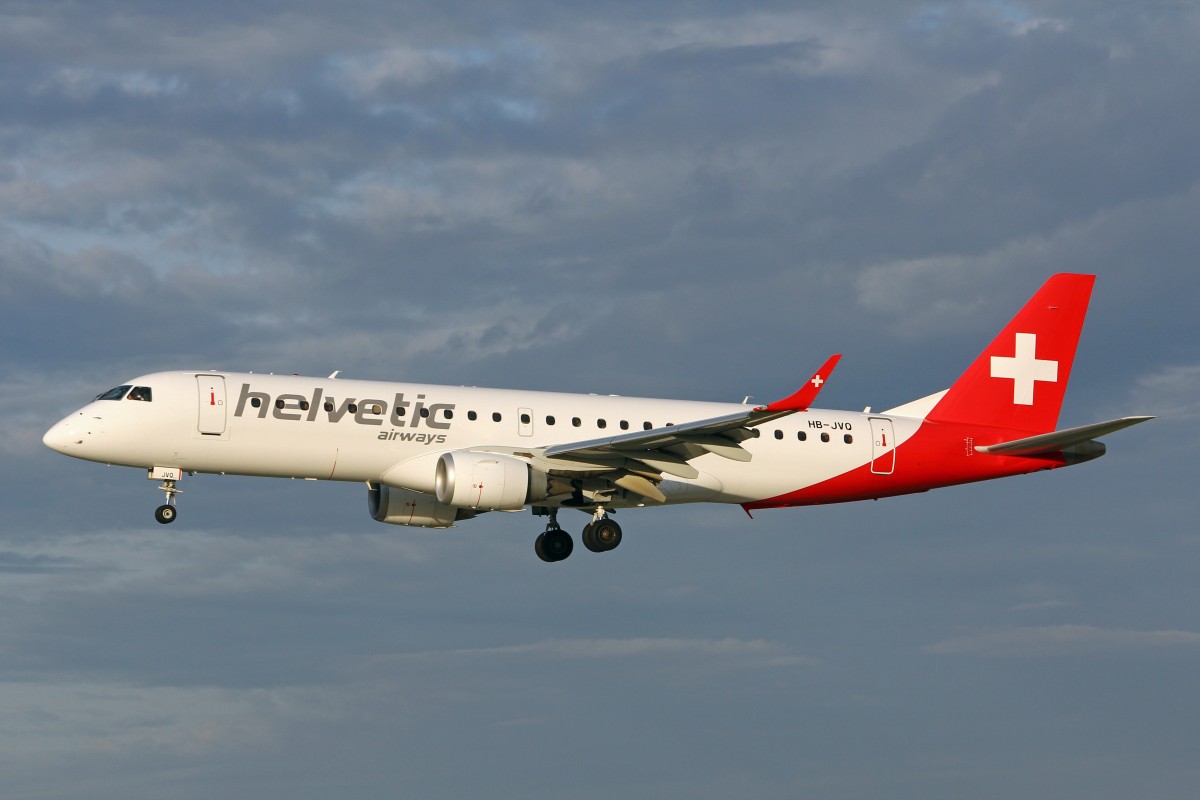 Helvetic Airways, HB-JVQ, Embraer Emb-190LR, 28.August 2015, ZRH Zürich, Switzerland.