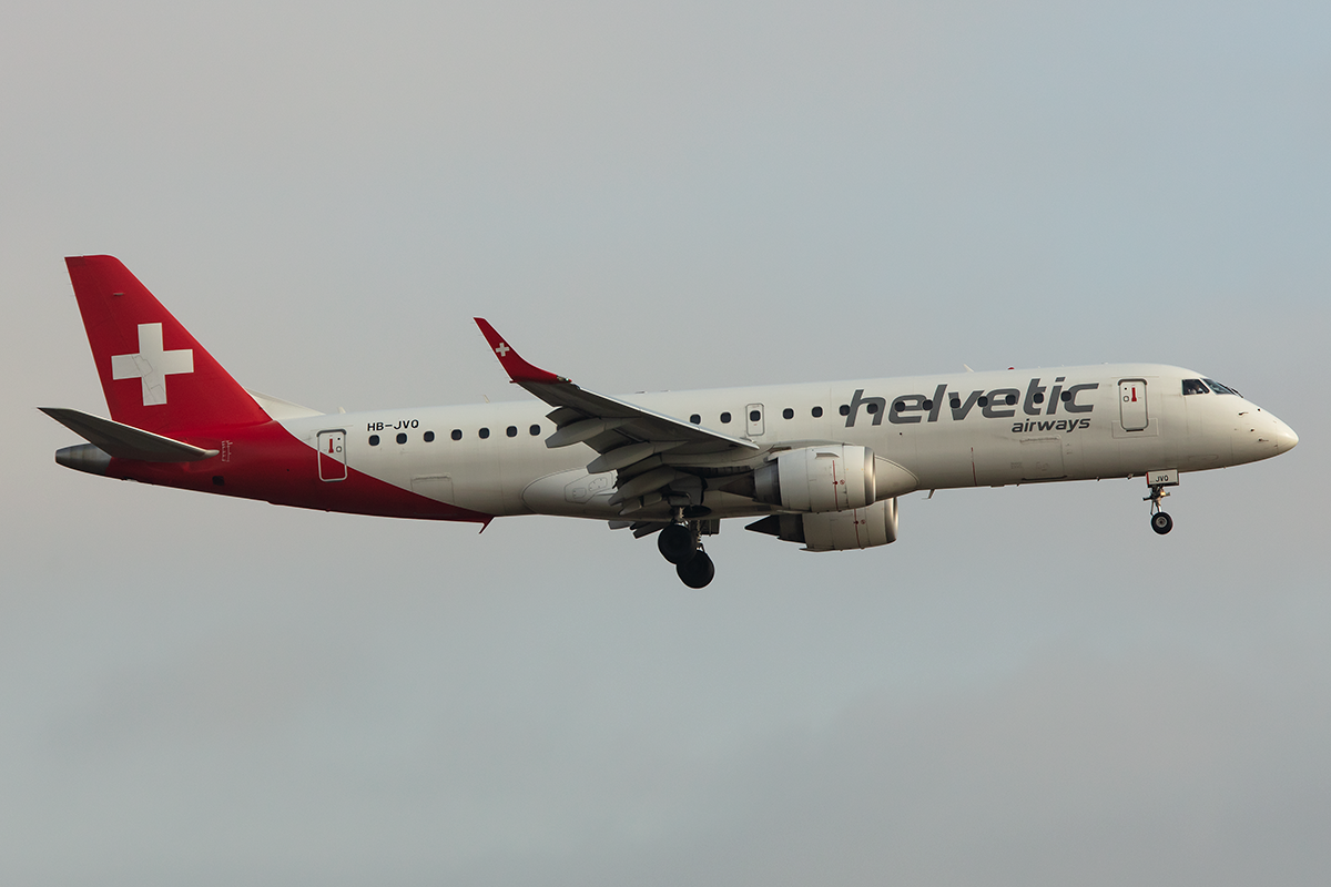 Helvetic Airways, HB-JVQ, Embraer, ERJ-190LR, 21.01.2020, ZRH, Zürich, Switzerland




