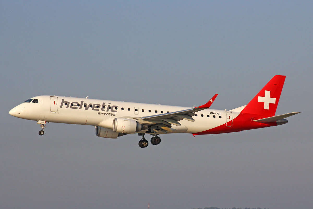 Helvetic Airways, HB-JVR, Embraer Emb-190LR, 13.September 2016, ZRH Zürich, Switzerland.