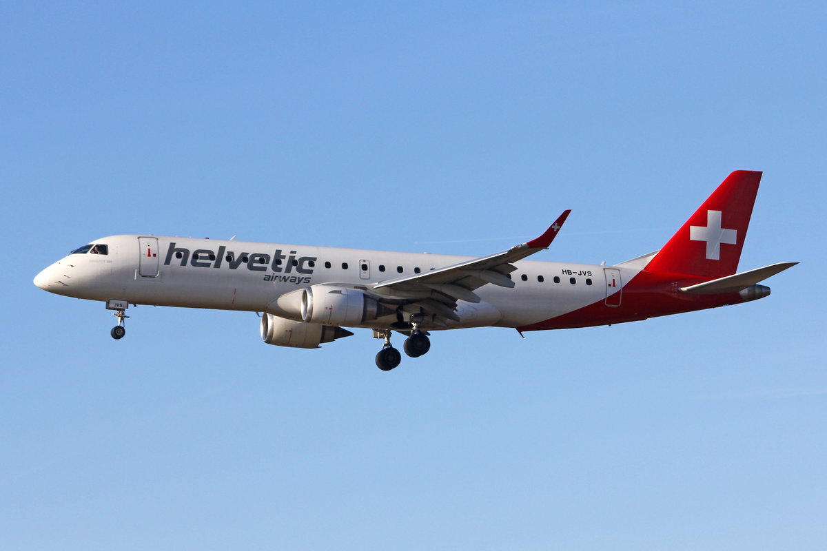 Helvetic Airways, HB-JVS, Embraer ERJ-190LR, msn: 19000265, 22.Februar 2020, ZRH Zürich, Switzerland.