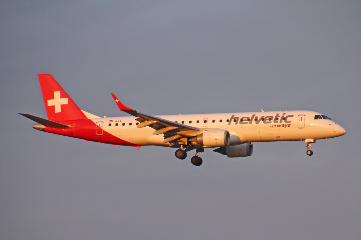 Helvetic Airways, HB-JVV, Embraer Emb-190LR, msn: 19000071, 12.Januar 2020, ZRH Zürich, Switzerland.