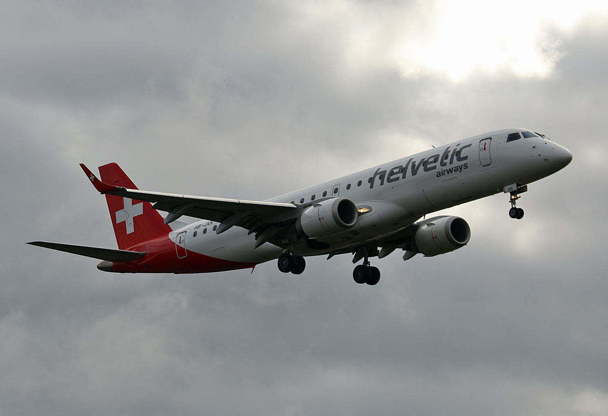 Helvetic, ERJ-190-100LR, HB-JVR, TXL, 08.10.2017