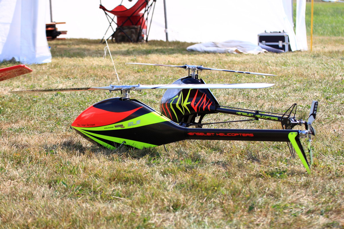 Henseleit Helikopter TDR und TDF vom Modellflugsportverein Haiger-Allendorf beim Modellflugtag des FSV Ailertchen am 04.08.2018. 