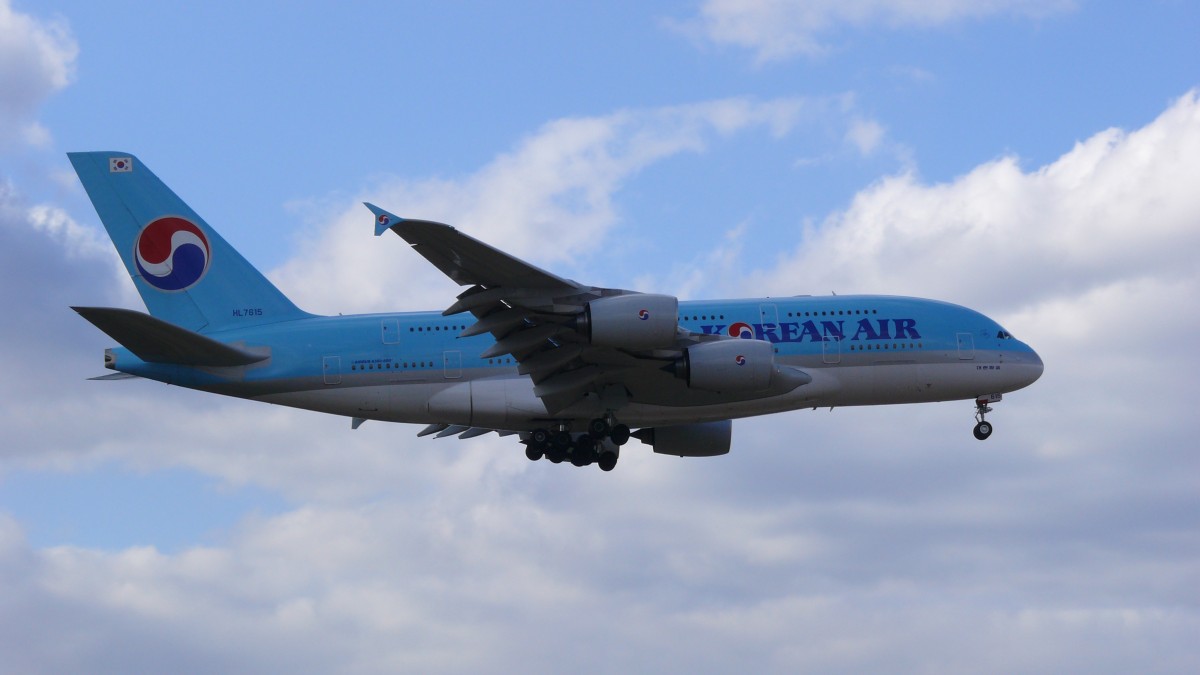 HL7615 Korean Air A380-861 am 16.04.2012 in Frankfurt.