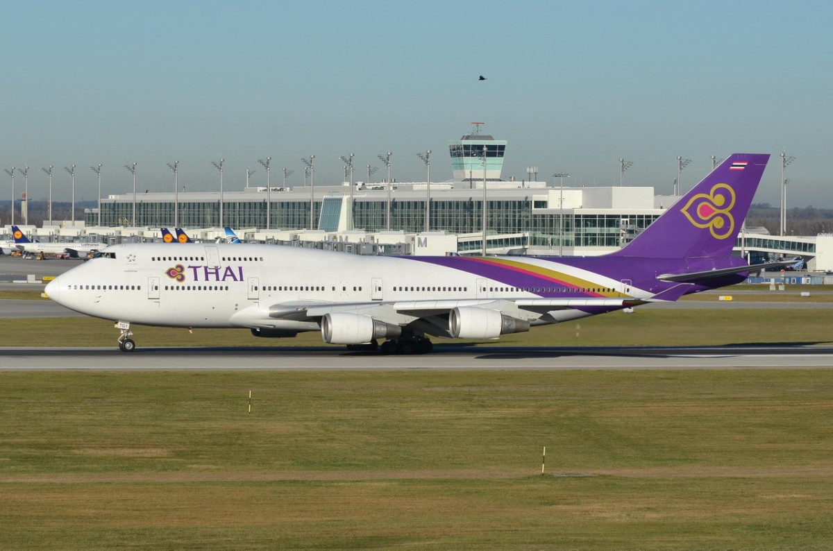 HS-TGY Thai Airways International Boeing 747-4D7   beim Start am 07.12.2015 in München