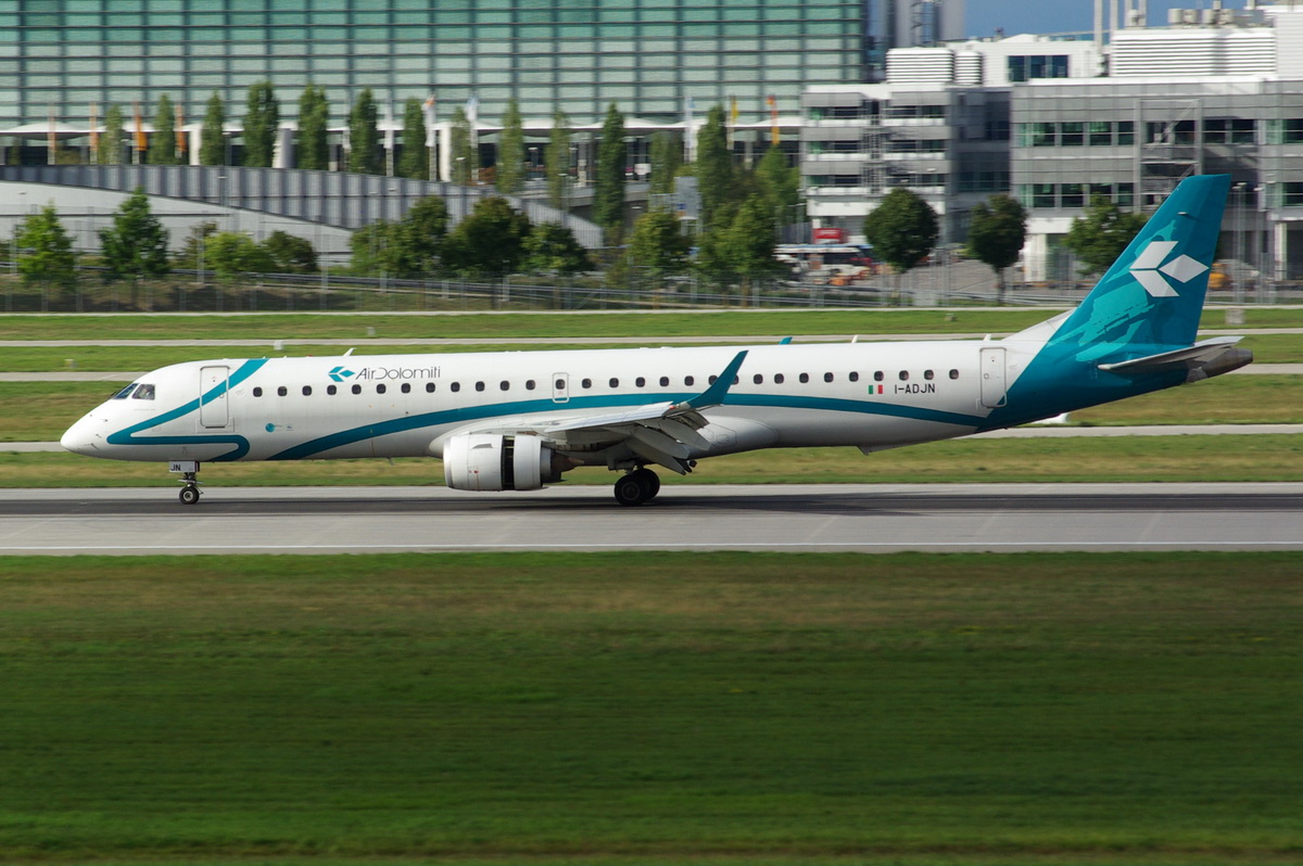 I-ADJN Air Dolomiti Embraer ERJ-195LR (ERJ-190 bis 200 LR)     15.09.2013

Flughafen Mnchen