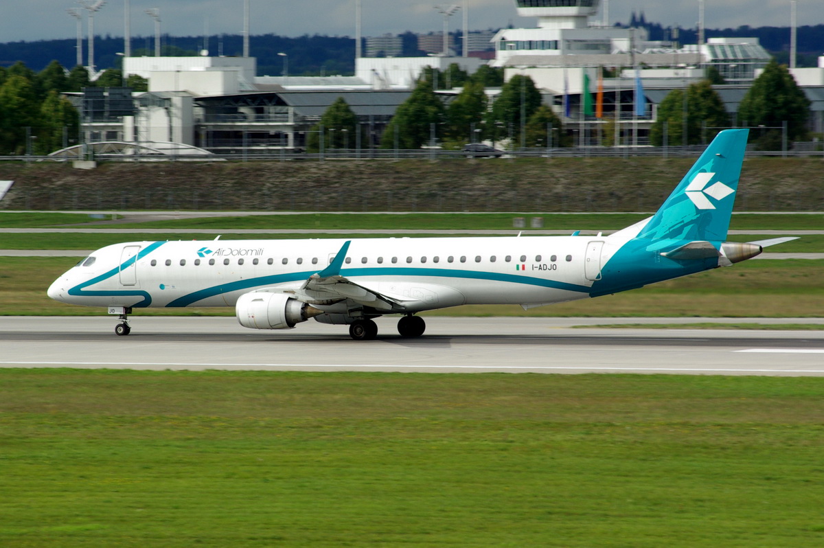 I-ADJO Air Dolomiti Embraer ERJ-195LR (ERJ-190-200 LR)     15.09.2013

Flughafen Mnchen