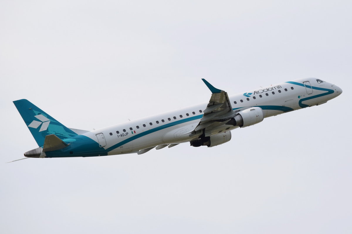 I-ADJP Air Dolomiti Embraer ERJ-195LR (ERJ-190-200 LR)   in München gestartet am 18.05.2016