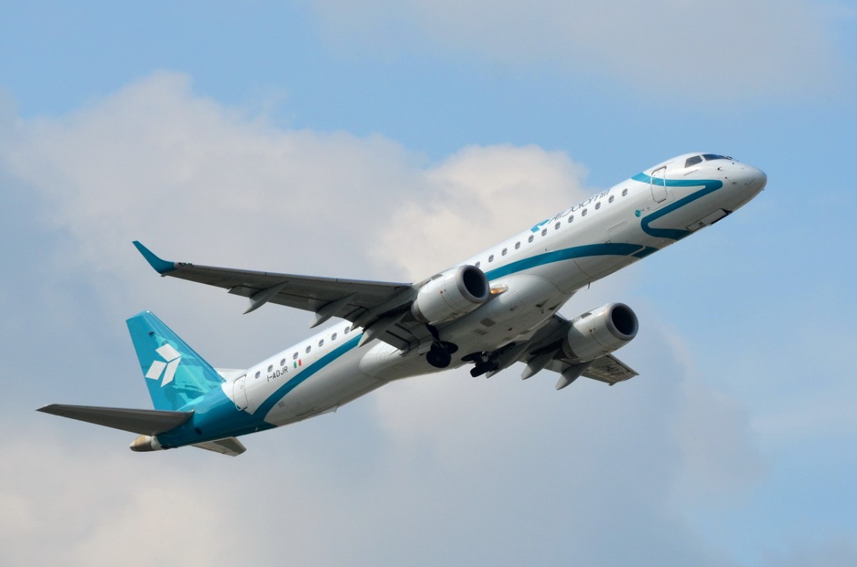 I-ADJR Air Dolomiti Embraer ERJ-195LR (ERJ-190-200 LR)   gestartet am 10.09.2015 in München
