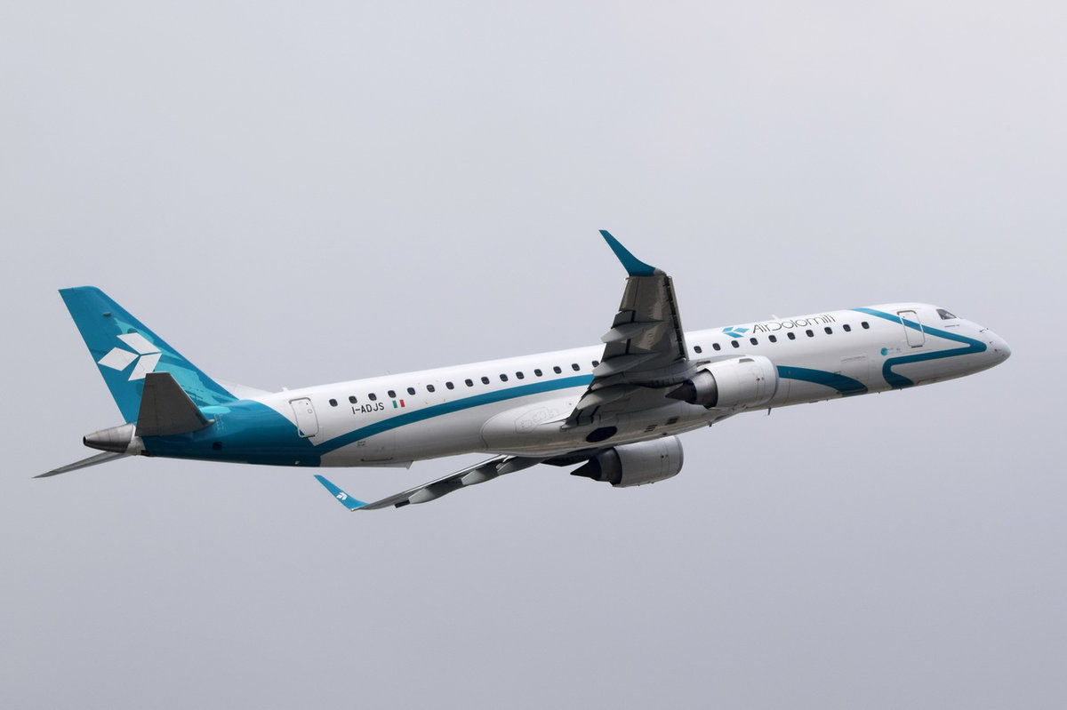 I-ADJS Air Dolomiti Embraer ERJ-195LR (ERJ-190-200 LR)  am 12.10.2016 gestartet in München