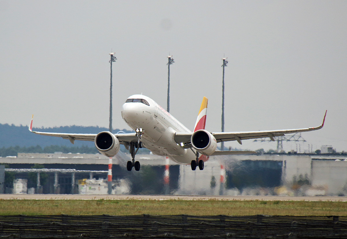 Iberia , Airbus A 320-251N, EC-MXU, BER, 19.08.2021