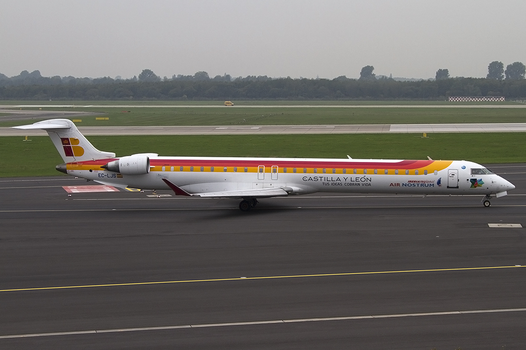 Iberia - Air Nostrum, EC-LJS, Bombardier, CRJ-1000, 08.10.2013, DUS, Düsseldorf, Germany 



