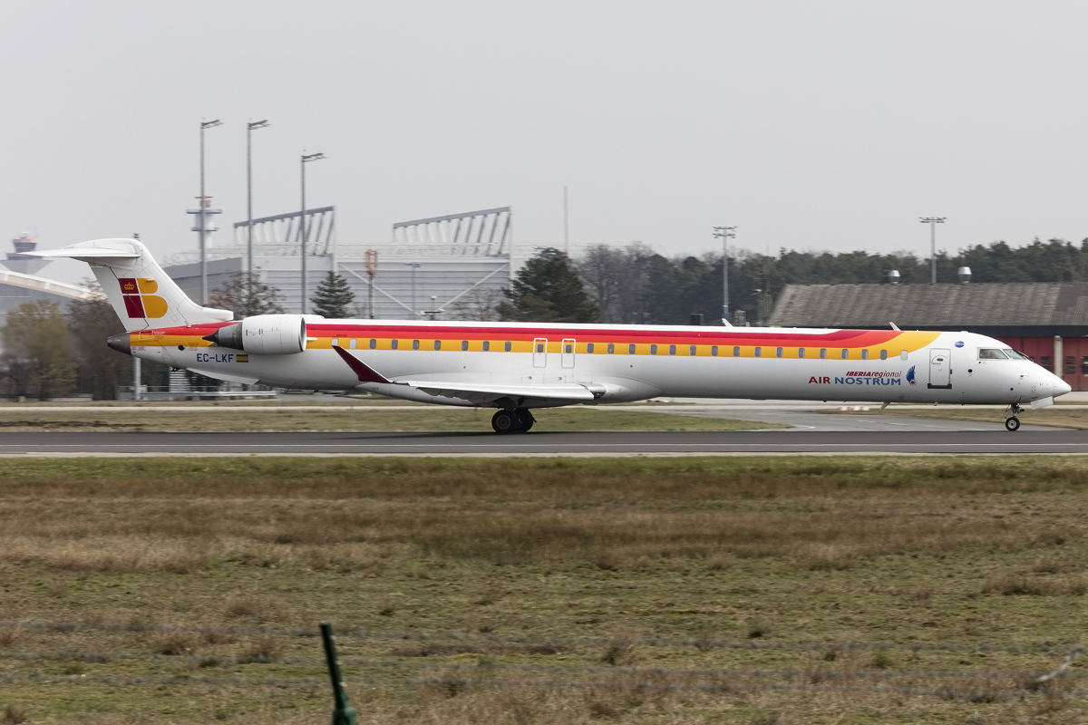 Iberia - Air Nostrum, EC-LKF, Bombardier, CRJ-1000, 02.04.2016, FRA, Frankfurt, Germany 


