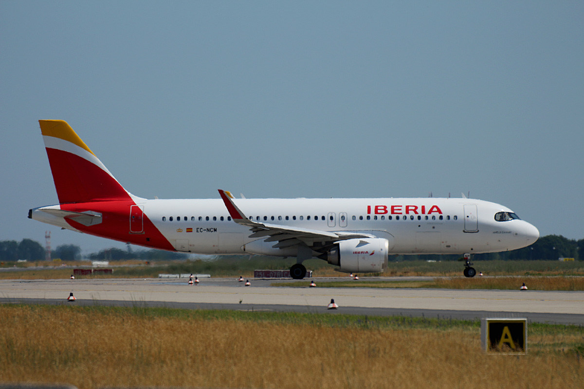 Iberia, Airbus A 320-251N, EC-NCM, BER, 24.06.2022