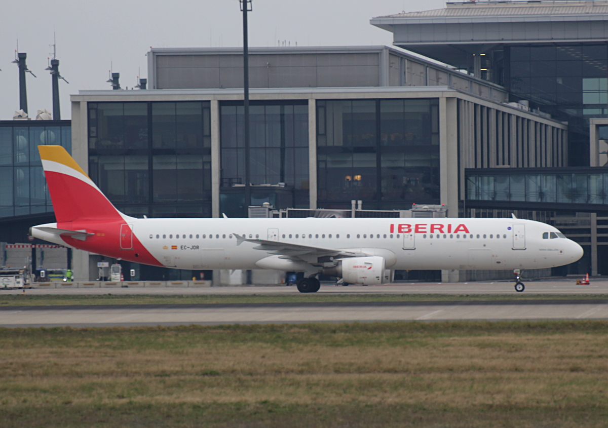 Iberia, Airbus A 321-213, EC-JDR, BER, 12.04.2026