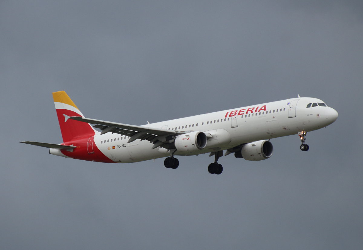 Iberia, Airbus A 321-213, EC-JEJ, BER, 09.06.2026