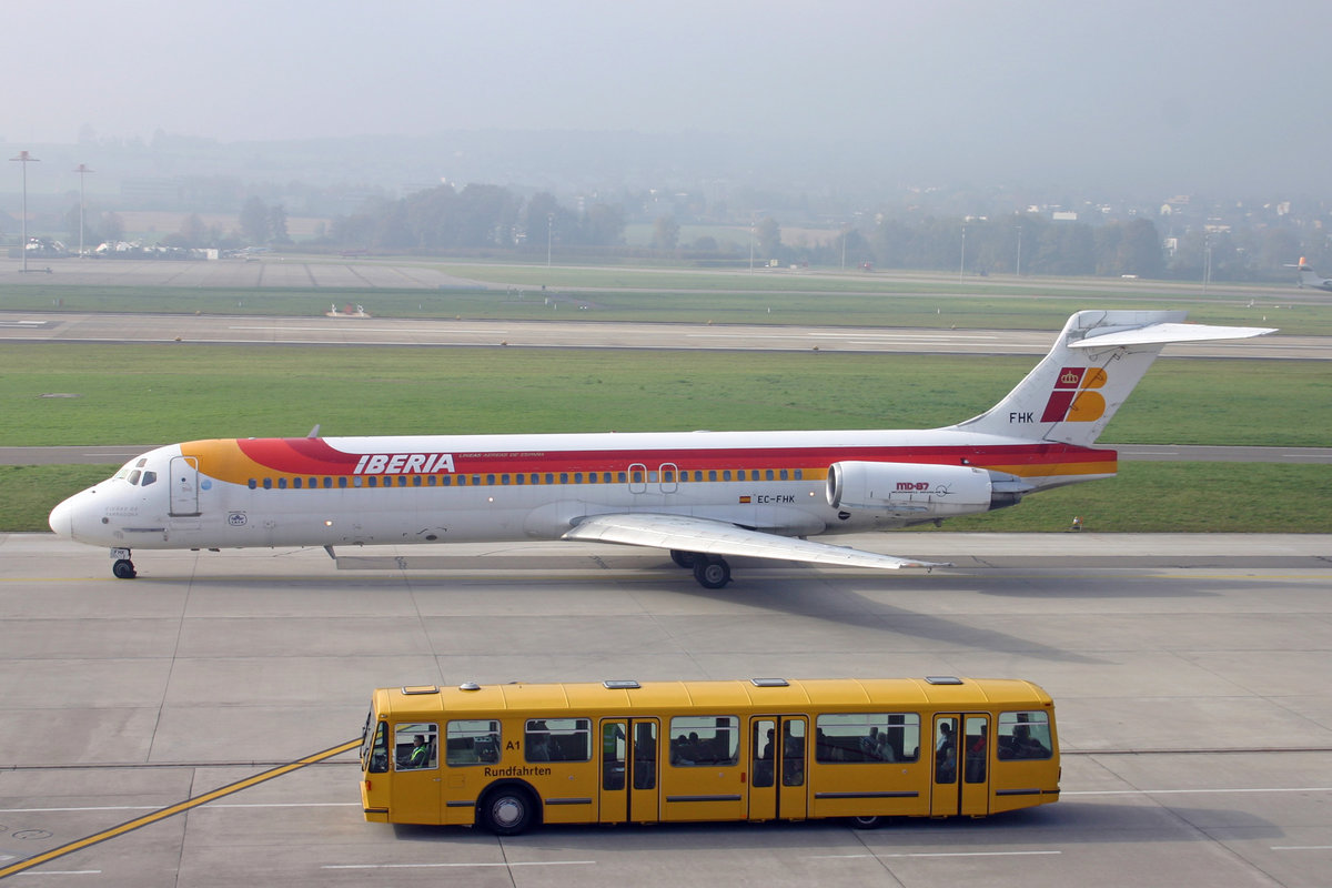Iberia, EC-FHK, McDonnell Douglas MD-87, msn: 53213/1879,  Ciudad de Tarragona , 30.Oktober 2005, ZRH Zürich, Switzerland.